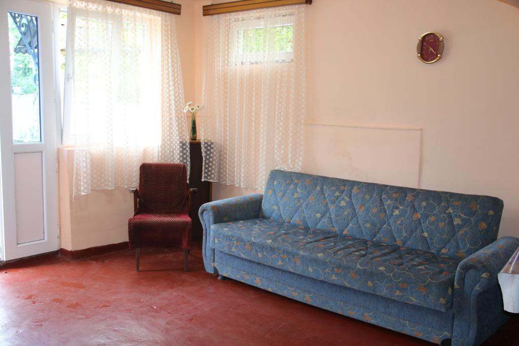 Achi Guest House Makhinjauri Exteriör bild